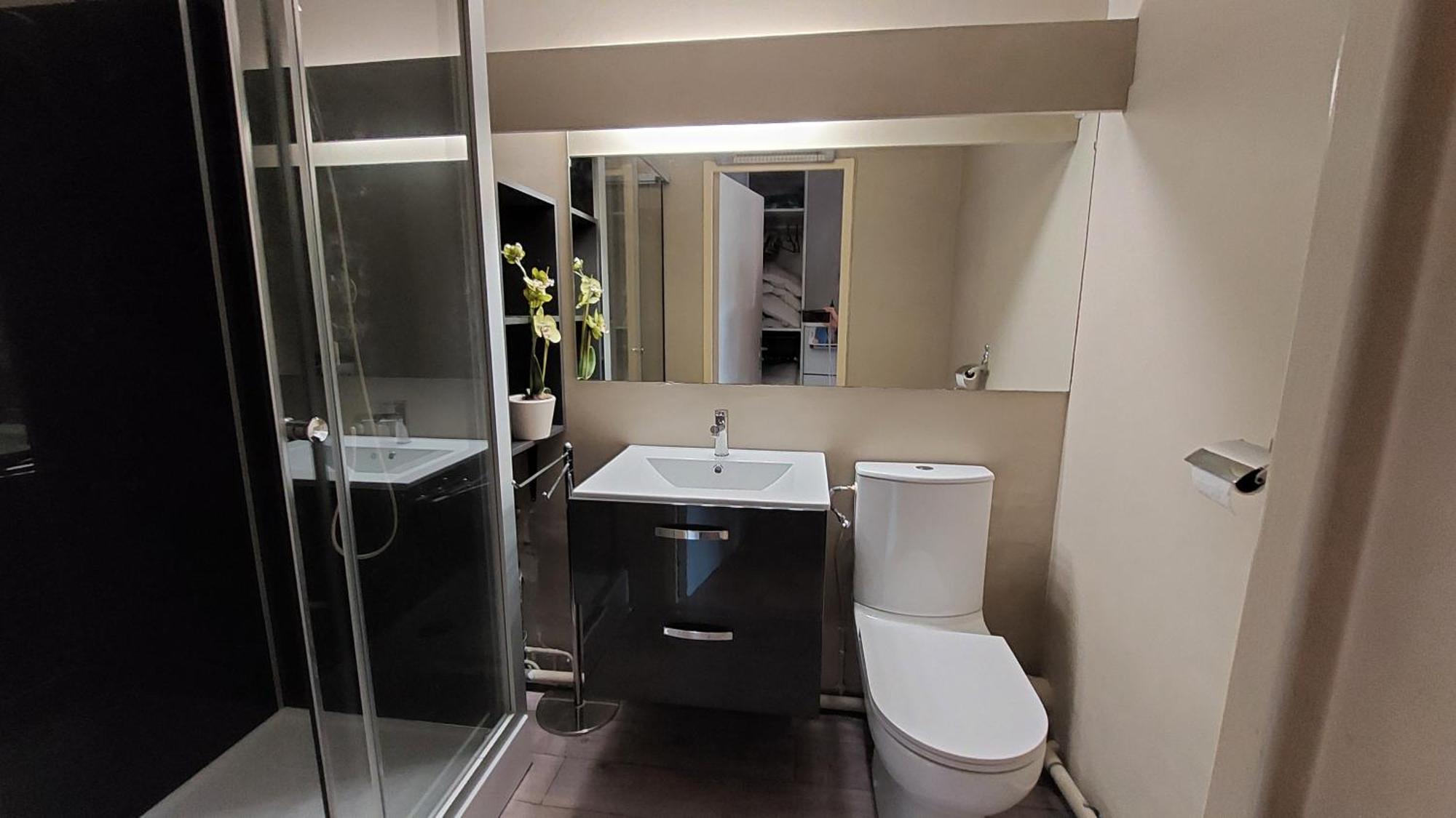 T2, Jardin, Veranda Chambre, Climatisation, Parking Privatif, Proche A Pied Centre, Plage, Gare, Pour 3 Adultes Ou 2 Adultes Avec 2 Enfants Бандоль Екстер'єр фото